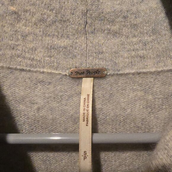 Free People Soft Grey Cashmere-Blend Cowl Neck Sweater – Size S/P - Picture 4 of 5